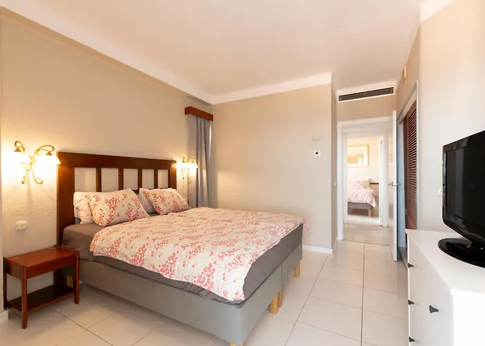 Club Atlantis Ocean View Апартаменти 4*